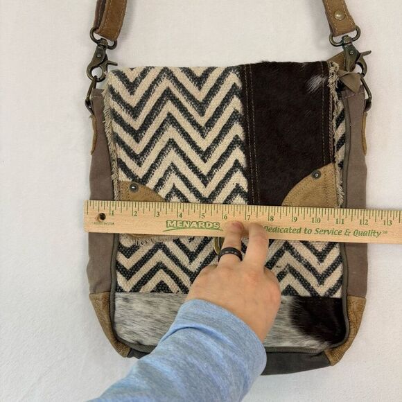 Myra Bag Grey Zig Zag with Fur Detail Flap Closure Crossbody Purse - Picture 6 of 10